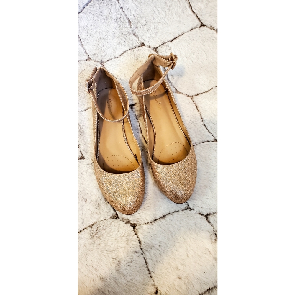 Gold Sparkly flats Dream Pairs  Size 9